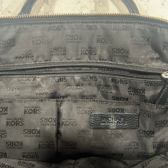 Michael Kors leather bag - Picture 5 of 9